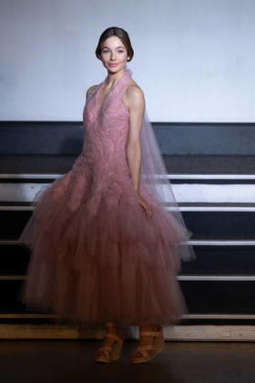 PFW - Franck Sorbier Runway A model walks the runway during the Franck Sorbier Haute Couture Week Spring Summer 2026 show as part of Paris Fashion Week on January 27, 2026 in Paris, France. Photo by Laurent Zabulon ABACAPRESS.COM Paris France Copyright: xZabulonxLaurent ABACAx