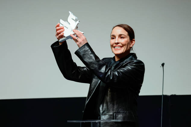 Swedish Actress Noomi Rapace receives the Nordic Honorary Dragon Award during the Gothenburg Film Festival in Gothenburg, Sweden, on January 28, 2026 GOTHENBURG SWEDEN x9200x  Copyright: xAdamxIhse TTx NOOMI RAPACE GOTHENBURG FILM FESTIVAL 14FnMAD5Zlc