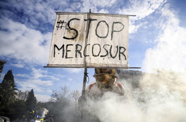 Concentration of farmers No to Mercosur In Defense of Food Sovereignty For a stronger CAP Farmers during the concentration No to Mercosur In Defense of Food Sovereignty For a stronger CAP On January 29, 2026, in Malaga Andalusia, Spain The agricultural organizations Asaja, COAG, UPA and Agrifood Cooperatives of the community except Seville mobilize this Thursday, January 29, in seven Andalusian provincial capitals which is part of a process of mobilizations coordinated at national level to recriminate political and commercial decisions that affect the viability of the agricultural sector and food security The reasons for this mobilization are the rejection of the trade agreement between the European Union EU and Mercosur 29 JANUARY 2026 Á  Copyright: xÃ?lexxZeax 7252965
