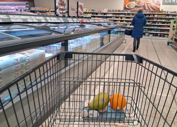 Marktkauf - Einkauf zu Zeiten von Inflation. Marktkauf - Einkauf in einem Supermarkt oder Discounter