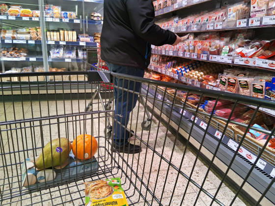 Marktkauf - Einkauf zu Zeiten von Inflation. Marktkauf - Einkauf in einem Supermarkt oder Discounter