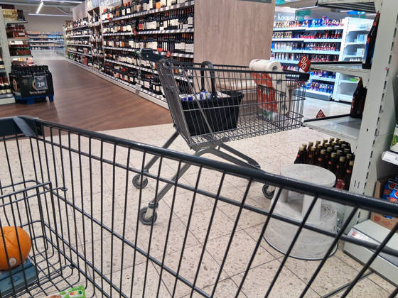 Marktkauf - Einkauf zu Zeiten von Inflation. Marktkauf - Einkauf in einem Supermarkt oder Discounter