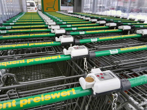 Marktkauf - Einkauf zu Zeiten von Inflation. Marktkauf - Einkauf in einem Supermarkt oder Discounter