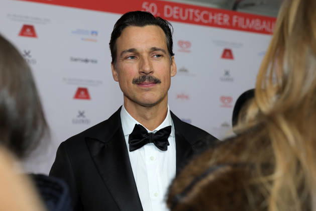 Deutscher Filmball 2026 Florian David Fitz (deutscher Schauspieler, Drehbuchautor und Filmregisseur) auf dem roten Teppich. 50. Deutscher Filmball 2026 am 24.01.2026 im Hotel Bayerischer Hof in München. Bayern, Deutschland.