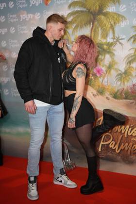 Promis unter Palmen Premiere 2026. Edith Stehfest und Freund Damian Beyert bei der Premiere des Realityformats Promis unter Palmen im CINENOVA Koeln am 04.02.2026. Koeln CINENOVA Nordrhein-Westfalen