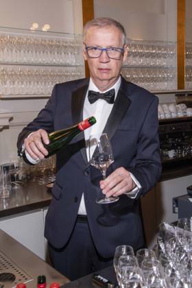 Günther Jauch praesentiert seinen Wein zu Gast beim 100 Sepmper Oernball in der Semper Oper in Dresden am 6.Februar 2026 Sachsen Deutschland