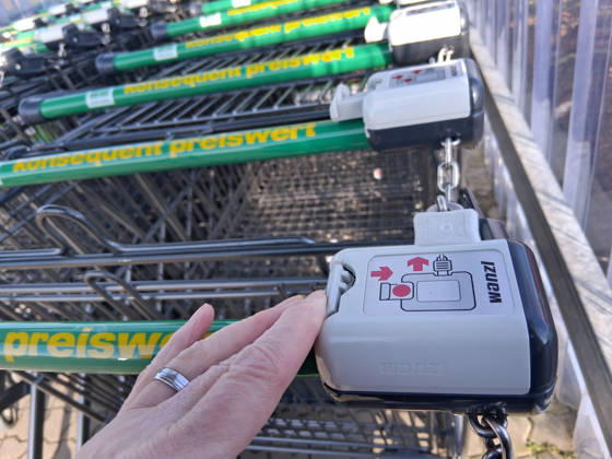 Marktkauf - Einkauf zu Zeiten von Inflation. Marktkauf - Einkauf in einem Supermarkt oder Discounter