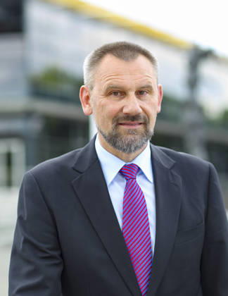 08.06.2012, Deutschland, Sachsen, Dresden, Porträt von Marko Schiemann (CDU), Mitglied des Sächsischen Landtags, hier vor dem Sächsischen Landtag fotografiert