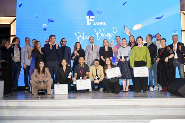 Preisträger und Laudatoren bei der 15. Verleihung des Romantischen Kurzfilm Awards Blaue Blume im Restaurant Frederick s. Berlin, 11.02.2026