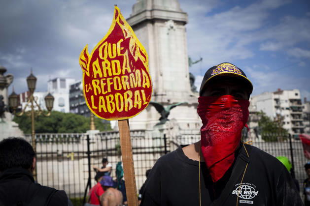 February 11, 2026, Buenos Aires, Buenos Aires, Argentina: Hundreds of people remained gathered around the National Congress protesting the labor reform vote taking place inside the Senate. Buenos Aires Argentina - ZUMAs358 20260211_znp_s358_003 Copyright: xSilvanaxSafenreiterx