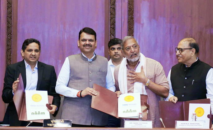 RECORD DATE NOT STATED Maharashtra CM Devendra Fadnavis presides over the MoU signing and exchange between the Soil and Water Conservation Department, GoM, Tata Motors Foundation, and NAAM Foundation Mumbai, Feb 12 (ANI): Maharashtra Chief Minister Devendra Fadnavis presides over the MoU signing and exchange between the Soil and Water Conservation Department, GoM, Tata Motors Foundation, and NAAM Foundation, in Mumbai on Thursday. Ministers Jaykumar Gore, Minister Aditi Tatkare, Sanjay Rathod, MoS Meghna Bordikar, Noel Tata, Chairman of Tata Trusts, Vinod Kulkarni, CSR Head at Tata Motors, Founders of Naam Foundation Nana Patekar & Makarand Anaspure and other dignitaries also present. (@CMOMaharashtra X ANI Photo) Mumbai Maharashtra India Copyright: xANIx ANI_20260212546