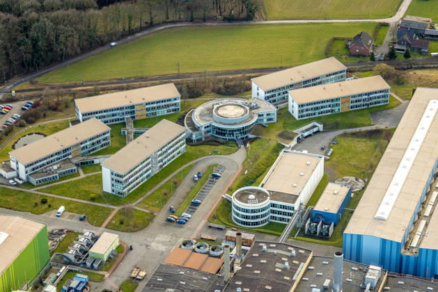Luftbild, Everllence SE Gelände (vormals MAN Energy Solutions), Motoren und Maschinen, Sterkrade Mitte, Oberhausen, Ruhrgebiet, Nordrhein-Westfalen, Deutschland, -nördlichderEmscher- !ACHTUNGxMINDESTHONORARx60xEURO!