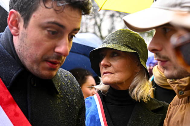 News Bilder des Tages Security provided by hooded militants. Gathering of far-right politicians and militants in Place de la Sorbonne to pay tribute to Quentin, who was beaten to death in Lyon by anti-fascists, in Paris, on 15 February 2026. - 15 02 2026 - France Ile-de-France (region) Paris -  JulienxMattiax xLexPictorium LePictorium_0328062