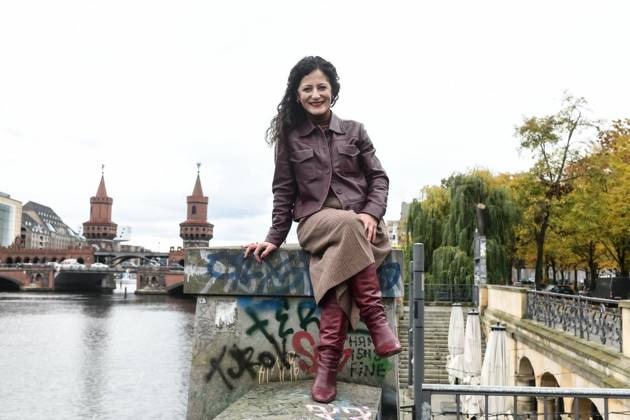 Cansel Kiziltepe ** NUR FÜR REDAKTIONELLE ZWECKE ** EDITORIAL USE ONLY **<p>Lieblingsort Oberbaumbrücke Cansel Kiziltepe (SPD). Senatorin für Arbeit, Soziales, Gleichstellung, Integration, Vielfalt und Antidiskriminierung am 21. Oktober 2025 in Berlin. Berlin Copyright: RetoxKlar