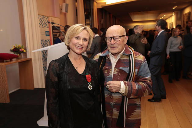 Preistraegerin Daniela Elstner (Unifrance-Geschaeftsfuehrerin) und Volker Schloendorff bei der Verleihung vom Ritterorden fuer Kunst und Literatur im Rahmen der Berlinale Soiree Francaise du Cinema in der Franzoesischen Botschaft am 16.02.2026 in Berlin Berlinale Soiree Francaise 2026- Verleihung vom Chevalier Orden