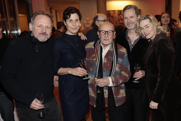 Samuel Finzi, Nina Kunzendorf, Volker Schloendorff, Matthias Matschke und Gesine Cukrowski bei der Verleihung vom Ritterorden fuer Kunst und Literatur im Rahmen der Berlinale Soiree Francaise du Cinema in der Franzoesischen Botschaft am 16.02.2026 in Berlin Berlinale Soiree Francaise 2026- Verleihung vom Chevalier Orden