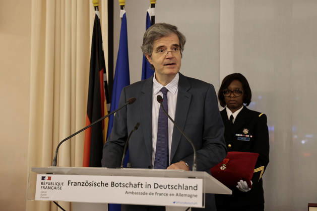 Francois Delattre, der franzoesische Botschafter bei der Verleihung vom Ritterorden fuer Kunst und Literatur im Rahmen der Berlinale Soiree Francaise du Cinema in der Franzoesischen Botschaft am 16.02.2026 in Berlin Berlinale Soiree Francaise 2026- Verleihung vom Chevalier Orden