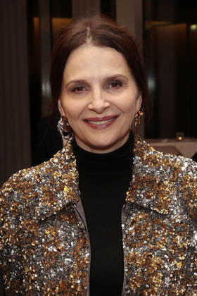 Juliette Binoche bei der Verleihung vom Ritterorden fuer Kunst und Literatur im Rahmen der Berlinale Soiree Francaise du Cinema in der Franzoesischen Botschaft am 16.02.2026 in Berlin Juliette Binoche beim Berlinale Soiree Francaise du Cinema in Berlin