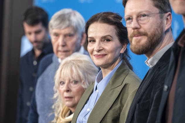 Tom Courtenay, Anna Calder-Marshall und Juliette Binoche beim Photocall zum Wettbewerbs Films Queen at Sea auf der Berlinale 76. Internationale Filmfestspiele im Berlinale Palast am 17.02.2026 in Berlin Berlin Deutschland