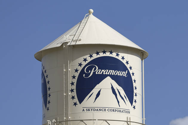 Paramount Pictures In Los Angeles The Paramount Pictures logo is displayed on the water tower in Los Angeles, California, on February 17, 2026. Paramount Skydance attempts a hostile takeover bid of Warner Bros. Los Angeles California United States  Copyright: xMichaelxYanowx originalFilename: yanow-controlo260217_npoiM.jpg