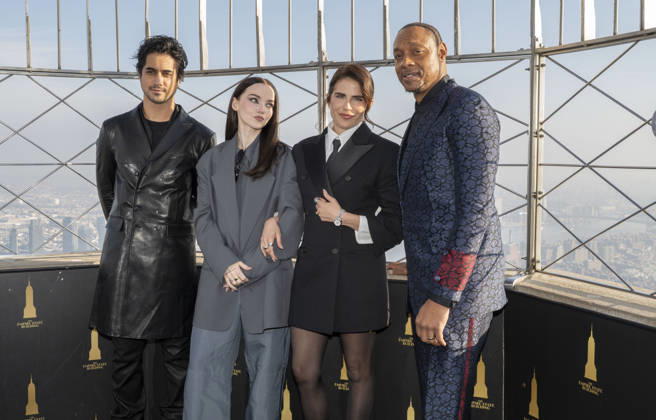 February 17, 2026, New York, Ny, United States: Avan Jogia, Dove Cameron, Karla Souza and Dorian Missick visit the Empire State Building to Celebrate the Premiere of 56 Days on Prime Video. Held at Empire State Building in New York. Zuma Press February 17, 2026 New York United States - ZUMAp281 20260217_zea_p281_096 Copyright: xPhotoxImagexPressx