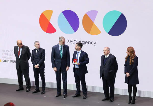 Felipe VI presides over the presentation of the 9th edition of the National SME of the Year Award I D The president of Santander Spain, Luis Isasi the Minister of the Interior, Fernando Grande Marlaska King Felipe VI the representative of the award-winning COCO the president of the Spanish Chamber of Commerce, José Luis Bonet, and the CEO of PRISA Media, Pilar Gil, during the presentation of the IX edition of the National SME of the Year Award, on February 19, 2026, in Madrid Spain The National SME of the Year Award is an award that recognizes the work of small and medium-sized Spanish companies and their initiatives in internationalization, innovation, digitalization, training and employment, and sustainability 19 FEBRUARY 2026 Marta Fern Copyright: xMartaxFernandezx 7305791
