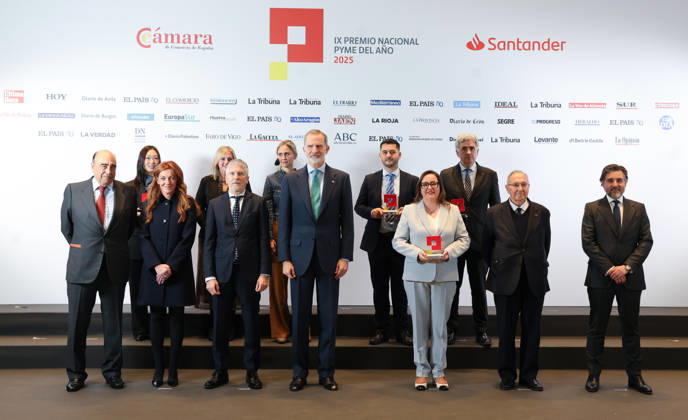 Felipe VI presides over the presentation of the IX edition of the National SME of the Year Award King Felipe VI presides over the family photo of the IX edition of the National SME of the Year Award, on February 19, 2026, in Madrid Spain The National SME of the Year Award is an award that recognizes the work of small and medium-sized Spanish companies and their initiatives in internationalization, innovation, digitization, training and employment, and sustainability 19 FEBRUARY 2026 Marta Ferná Madrid Madrid Madrid Spain  Copyright: xMartaxFernandezx 7305801
