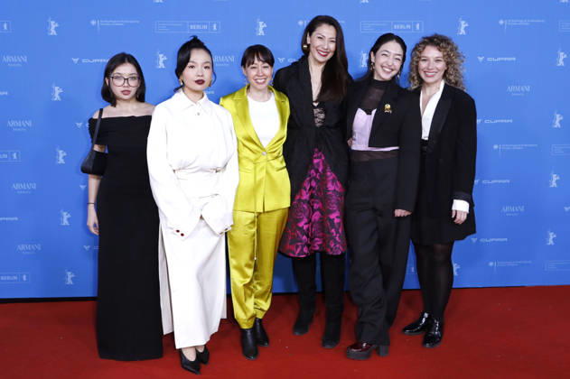 Purnima Grätz, Andrea Guo, Stefanie Ren, Elisa Hofmann, Mia Spengler und Antonia Bill bei der Premiere der ARD-Serie House of Yang auf der Berlinale 2026 76. Internationale Filmfestspiele Berlin im Zoo Palast. Berlin, 19.02.2026