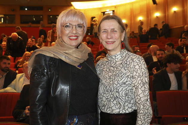 Claudia Roth und Mariette Rissenbeek bei der Verleihung des 40. Teddy Award 2026 auf der Berlinale 2026 76. Internationale Filmfestspiele Berlin in der Volksbühne. Berlin, 20.02.2026
