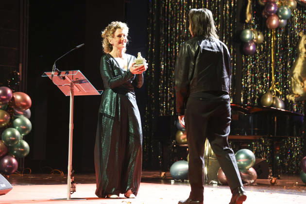 Tricia Tuttle und Celine Sciamma bei der Verleihung des 40. Teddy Award 2026 auf der Berlinale 2026 76. Internationale Filmfestspiele Berlin in der Volksbühne. Berlin, 20.02.2026