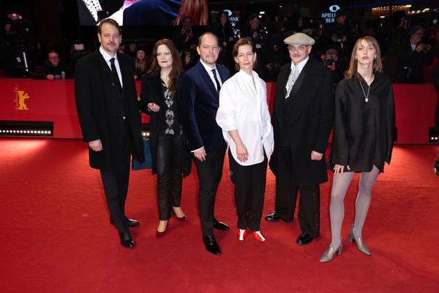 Philipp Worm, Marisa Growaldt, Godehard Giese, Sandra Hueller, Markus Schleinzer and Caro Braun attend the Award Ceremony Red Carpet of the 76th Berlinale International Film Festival Berlin at Berlinale Palast on February 21, 2026 in Berlin, Germany Award Ceremony Red Carpet of the 76th Berlinale International Film Festival Berlin in Berlin, Germany