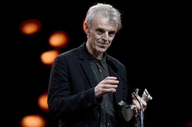 Grant Gee mit dem Silbernen Bären für die beste Regie bei Everybody Digs Bill Evans bei der Closing Ceremony mit Preisverleihung auf der Berlinale 2026 76. Internationale Filmfestspiele Berlin im Berlinale Palast. Berlin, 21.02.2026