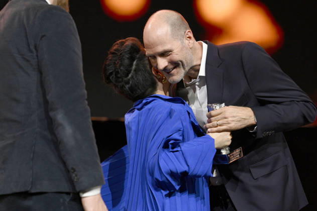 Lance Hammer mit dem Silbernen Bären Jury Preis für Queen at Sea bei der Closing Ceremony mit Preisverleihung auf der Berlinale 2026 76. Internationale Filmfestspiele Berlin im Berlinale Palast. Berlin, 21.02.2026