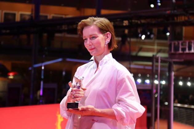 February 21, 2026, Berlin, Germany: Sandra Hueller poses with the Silver Bear for Best Leading Performance for Rose after the closing ceremony of the 76th Berlin International Film Festival (Berlinale), Europe s first major film festival of the year, in Berlin. The festival runs from February 12 to 22, 2026. Berlin Germany  - ZUMAf146 20260221_zip_f146_029 Copyright: xRouzbehxFouladix