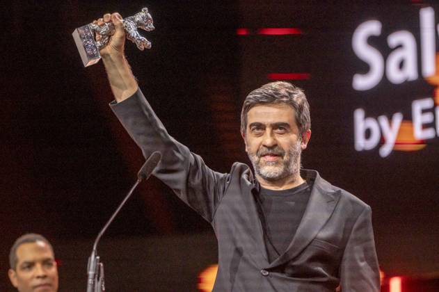 abb Emin Alper SILVER BEAR GRAND JURY PRIZE Kurtulus (Salvation) im Berlinale Palast bei der Berlinale 2026 Finale Abschlussveranstaltung und Preisverleihung der 76.Internationale Filmfestspiele Berlin am Samstag 21.02.2026 in Berlin Berlin Deutschland