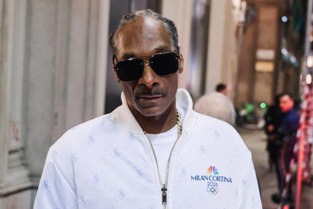 Milan, Celebrity sightings during the XXV Olympic Winter Games Milan Cortina 2026 - Snoop Dogg exits the Park Hyatt Milan hotel. Pictured: Snoop Dogg (American rapper, actor, and NBC correspondent for the Milan Cortina 2026 Olympics)  Copyright: xAlessandroxBremecx xipa-agency.netx xx IPA_Agency_IPA71906467