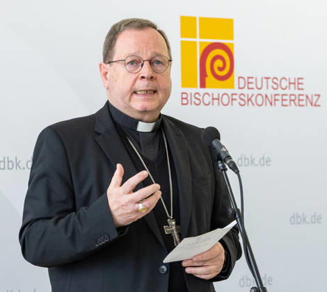 Wuerzburg, Burkardushaus, 23.02.2026, Die Deutsche Bischofskonferenz 2026 Bild: Vorsitzende der Deutschen Bischofskonferenz, Bischof Dr. Georg Baetzing mit dem Pressestatement. Copyright: HMBxMedia xJulienxBecker