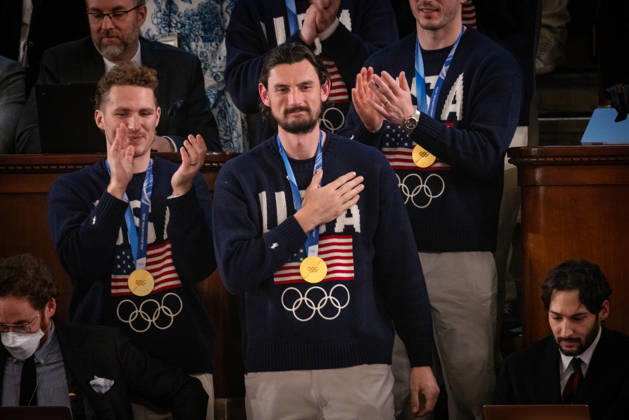 News Themen der Woche KW09 News Bilder des Tages #2 Trump State of the Union WASHINGTON, DC - FEBRUARY 24: Connor Hellebuyck and other members of the U.S. Men’s Hockey team receive a standing ovation as President Donald Trump delivers his State of the Union address to a joint session of Congress in the chambers of the U.S. House of Representatives in Washington, DC on February 24, 2026. Nathan Posner Anadolu Washington DC United States. Editorial use only. Please get in touch for any other usage.  Copyright: x2026xAnadoluxNathanxPosnerx