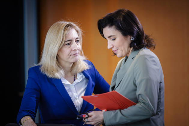 Nina Warken (CDU), Bundesministerin fuer Gesundheit, und Dorothee Baer (CSU), Bundesministerin fuer Forschung, Technologie und Raumfahrt, aufgenommen im Rahmen einer Kabinettssitzung. Berlin, 25.02.2026. Berlin Deutschland Copyright: xThomasxTrutschelx