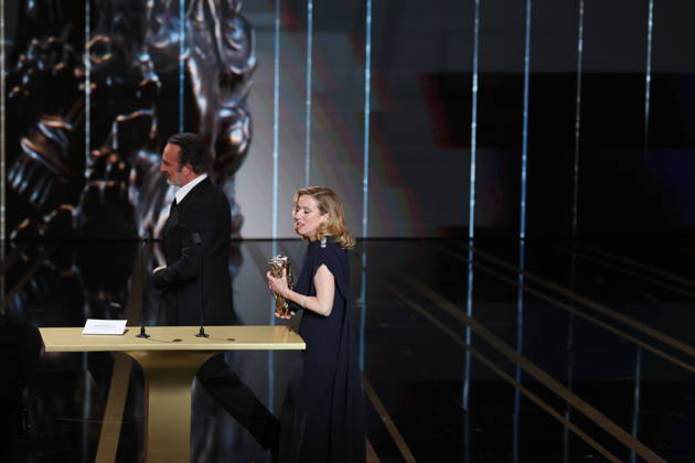 La 51e cÃ rÃ monie des CÃ sar 2026 a l Olympia de Paris Pictures :Jean Dujardin remet le cesar de la meilleur actrice Ã Lea Drucker La 51e cÃ rÃ monie des CÃ sar 2026 a l Olympia de Paris lÃ a Drucker remporte le CÃ sar de la meilleure actrice lÃ a Drucker remporte le CÃ sar de la meilleure actrice  Copyright: xDavidxKerx