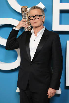 51st Cesar Ceremony Press Room Franck Dubosc poses with the Best Original Screenplay Award during the 51st Cesar Film Awards held at l Olympia on February 26, 2026, in Paris, France. Photo by Jerome Domine ABACAPRESS.COM Paris France  Copyright: xDominexJerome ABACAx