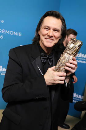 51st Cesar Ceremony Press Room Jim Carrey poses with the Honorary Cesar Award during the 51st Cesar Film Awards held at l Olympia on February 26, 2026, in Paris, France. Photo by Jerome Domine ABACAPRESS.COM Paris France  Copyright: xDominexJerome ABACAx