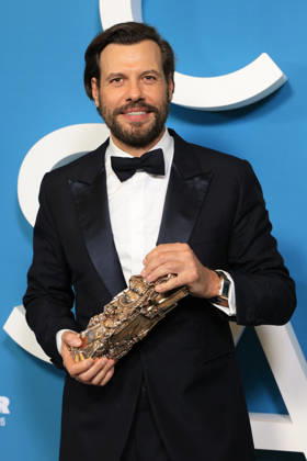 51st Cesar Ceremony Press Room Laurent Lafitte poses with the Best Actor Cesar Award during the 51st Cesar Film Awards held at l Olympia on February 26, 2026, in Paris, France. Photo by Jerome Domine ABACAPRESS.COM Paris France  Copyright: xDominexJerome ABACAx