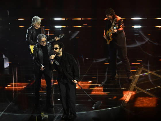 Sanremo, 76th Italian Song Festival. Fourth Night. Pictured: Tommaso Paradiso with Stadio. Copyright: xMaurizioxD Avanzox xipa-agency.netx xPoolxSanremox02x IPA_Agency_IPA72121831
