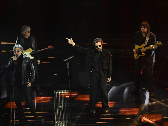 Sanremo, 76th Italian Song Festival. Fourth Night. Pictured: Tommaso Paradiso with Stadio. Copyright: xMaurizioxD Avanzox xipa-agency.netx xPoolxSanremox02x IPA_Agency_IPA72121819