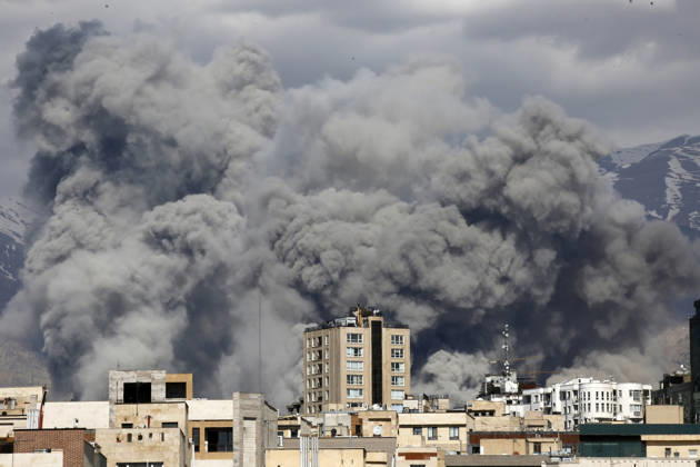 News Themen der Woche KW09 Explosions heard in Tehran as new Israeli airstrikes hit Iranian capital TEHRAN, IRAN - MARCH 01: Smoke rises from the area after it was targeted in attacks as a series of explosions are heard in Tehran, Iran on March 01, 2026. The Islamic Republic of Iran Broadcasting (IRIB) building after Iranian authorities said it was targeted in the attacks, as the Iranian army announced it had launched new strikes against U.S. and Israeli targets Fatemeh Bahrami Anadolu Tehran Iran. Editorial use only. Please get in touch for any other usage.  Copyright: x2026xAnadoluxFatemehxBahramix