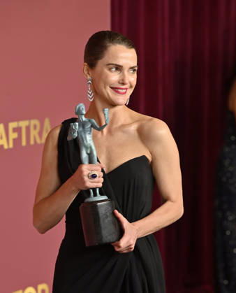Keri Russell, winner of the Outstanding Performance by a Female Actor in a Drama Series Award for The Diplomat, appears backstage during the 32nd annual SAG Awards held at the Shrine Auditorium in Los Angeles on Sunday, March 1, 2026.  LAP20260301884 JIMxRUYMEN