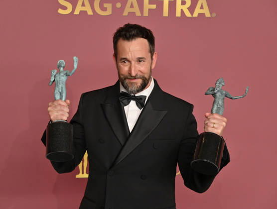 Noah Wyle, winner of the Outstanding Performance by a Male Actor in a Drama Series and Outstanding Performance by an Ensemble in a Drama Series Awards for The Pitt, appears backstage during the 32nd annual SAG Awards held at the Shrine Auditorium in Los Angeles on Sunday, March 1, 2026.  LAP20260301158 JIMxRUYMEN