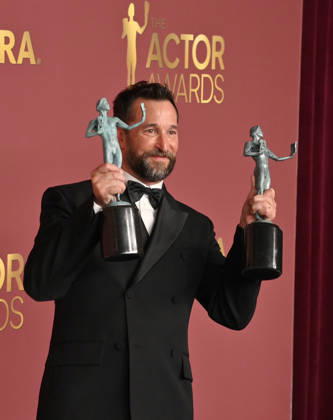 Noah Wyle, winner of the Outstanding Performance by a Male Actor in a Drama Series and Outstanding Performance by an Ensemble in a Drama Series Awards for The Pitt, appears backstage during the 32nd annual SAG Awards held at the Shrine Auditorium in Los Angeles on Sunday, March 1, 2026.  LAP20260301161 JIMxRUYMEN