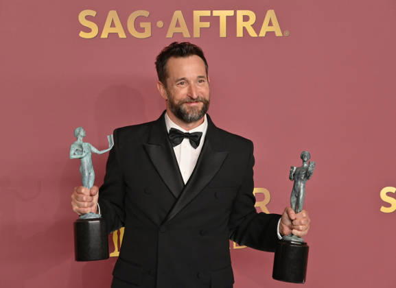Noah Wyle, winner of the Outstanding Performance by a Male Actor in a Drama Series and Outstanding Performance by an Ensemble in a Drama Series Awards for The Pitt, appears backstage during the 32nd annual SAG Awards held at the Shrine Auditorium in Los Angeles on Sunday, March 1, 2026.  LAP20260301162 JIMxRUYMEN